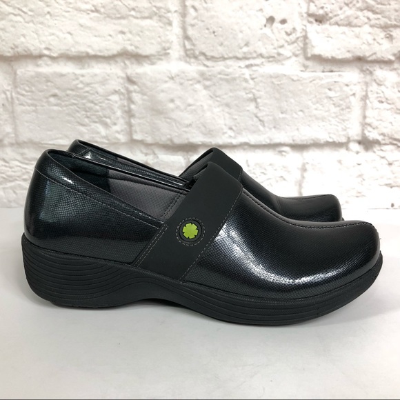 dansko womens work shoes